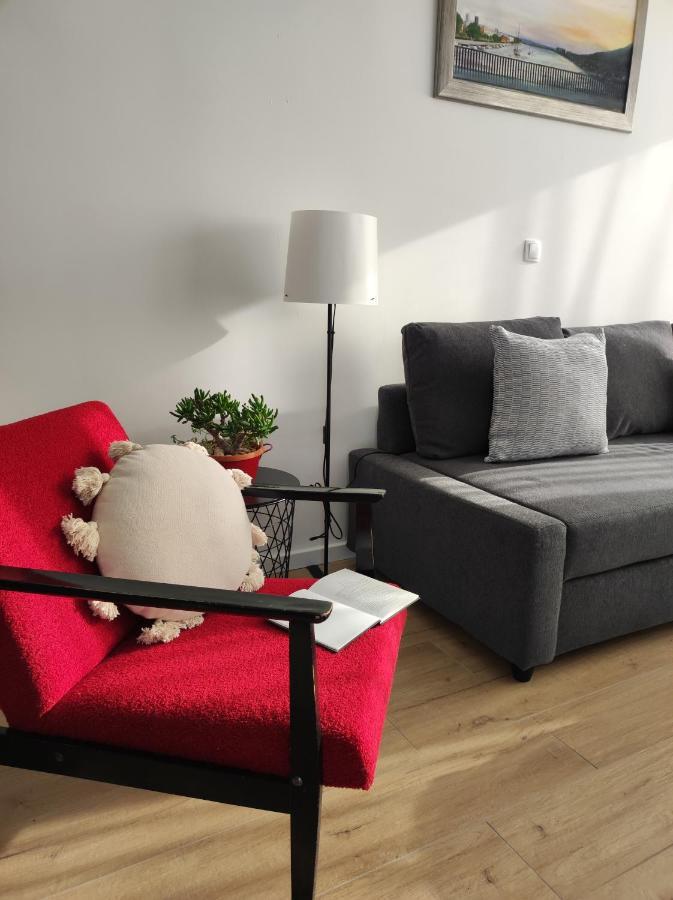 Center Apartment Pia Omis Bagian luar foto