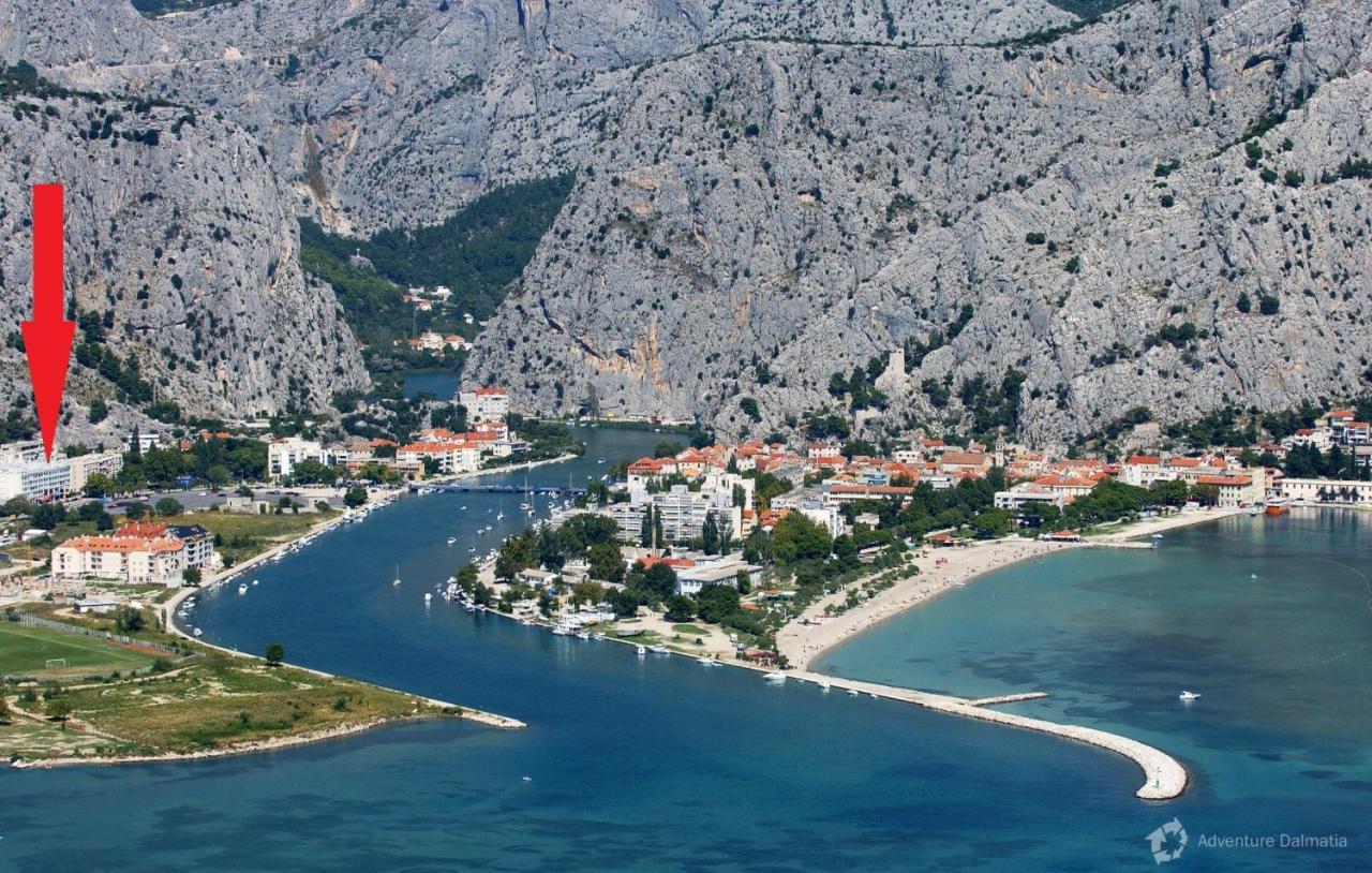 Center Apartment Pia Omis Bagian luar foto