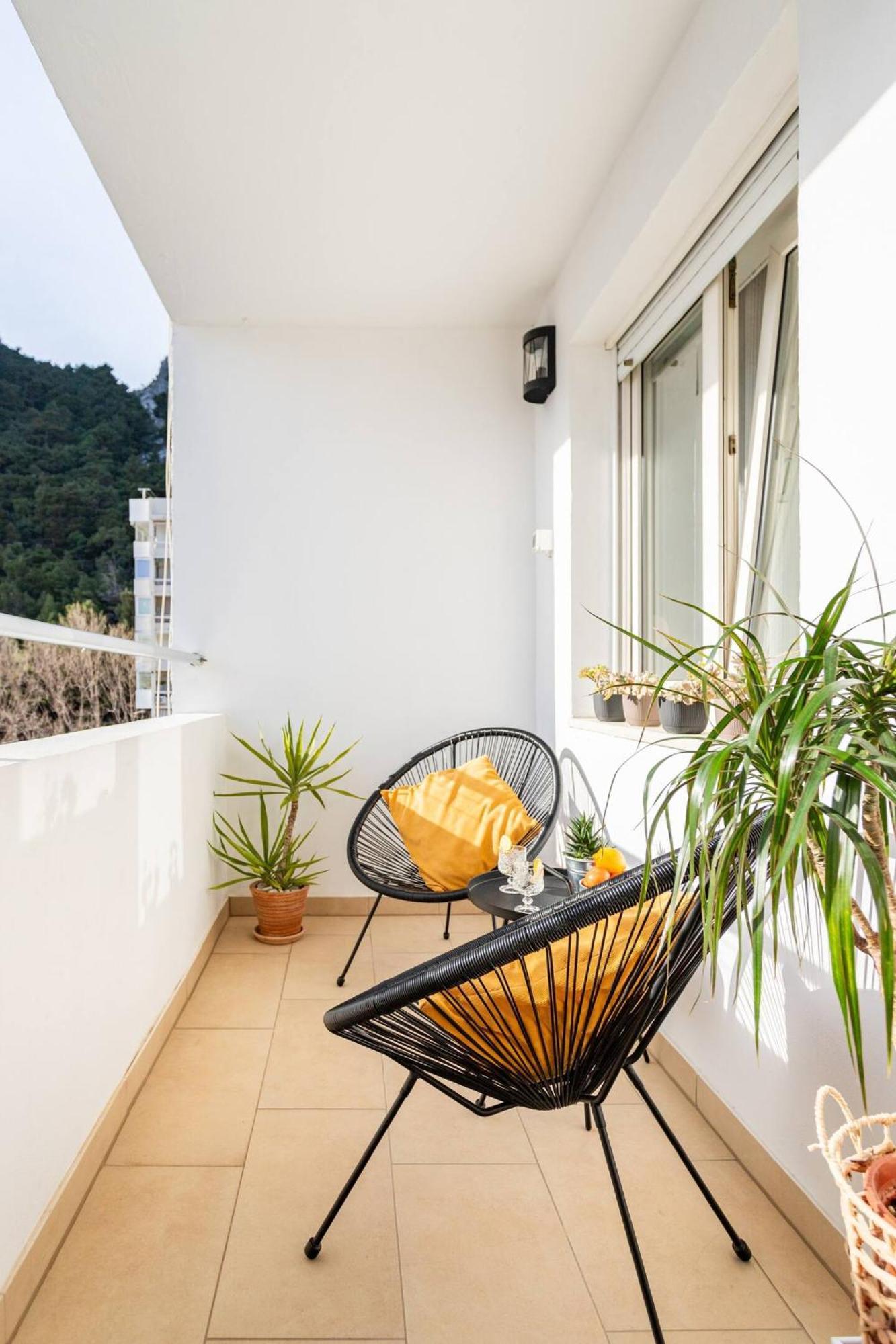 Center Apartment Pia Omis Bagian luar foto